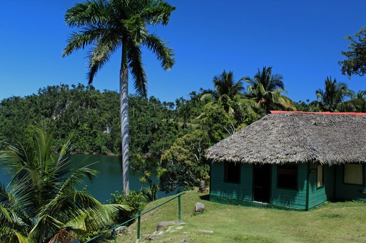 Bezoekerscentrum Alexander von Humboldt Nationaal Park bij de Bahia de Taco